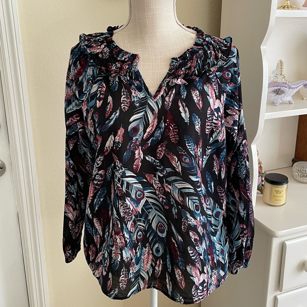 🔻$10 🌟HP🌟Talbots Feather Smocked Popover